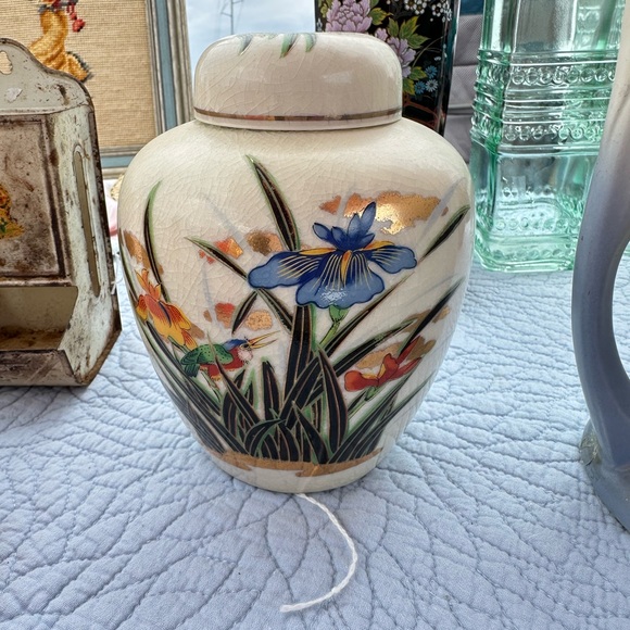 Japanese Floral Ginger jar - Picture 5 of 5
